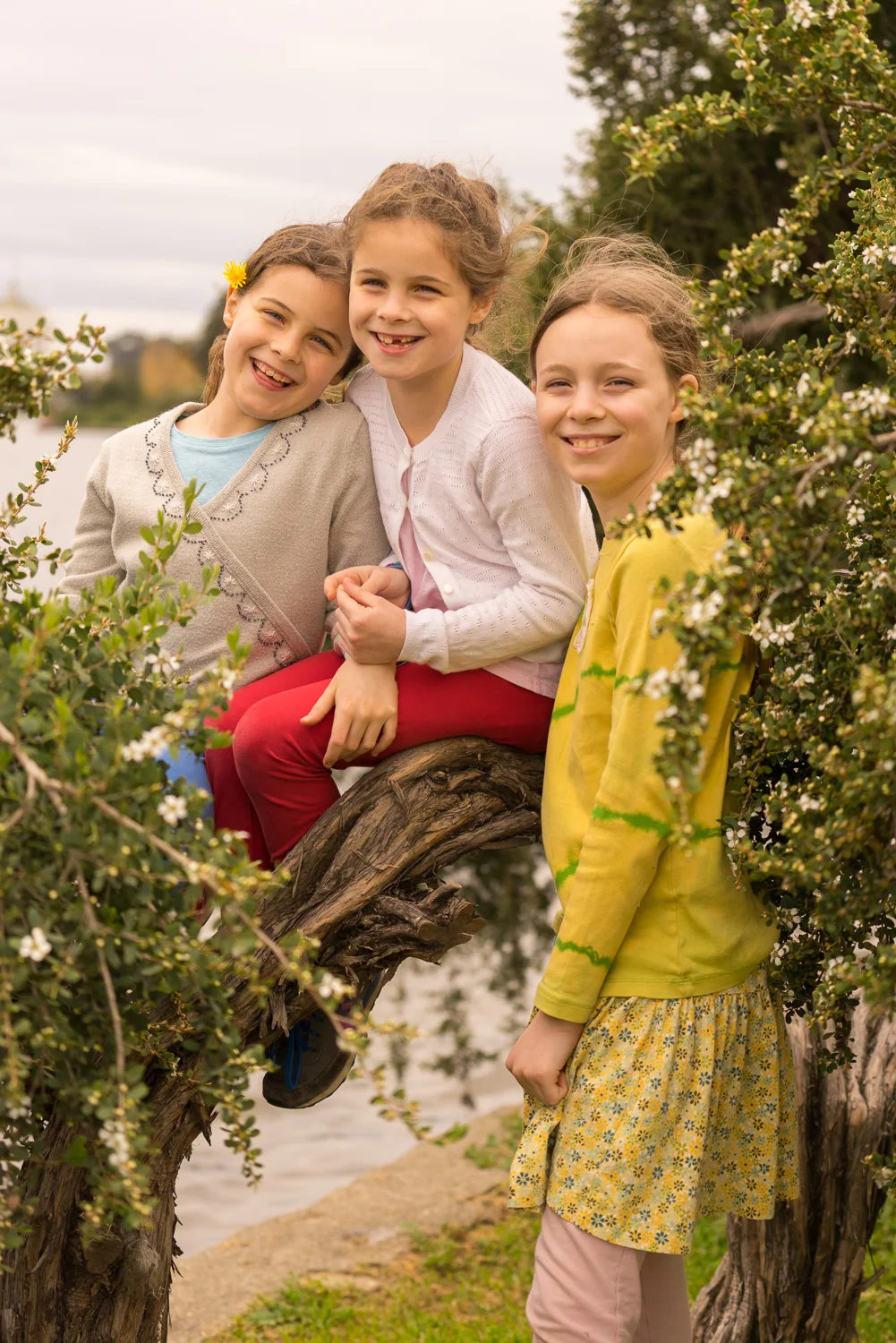 3 girls at Lake Merritt-SF East Bay family photos