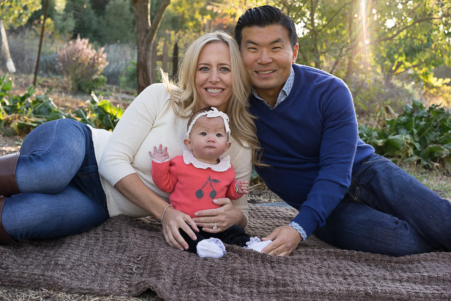 baby with parents on blanket - SF Bay Area outdoor photographer