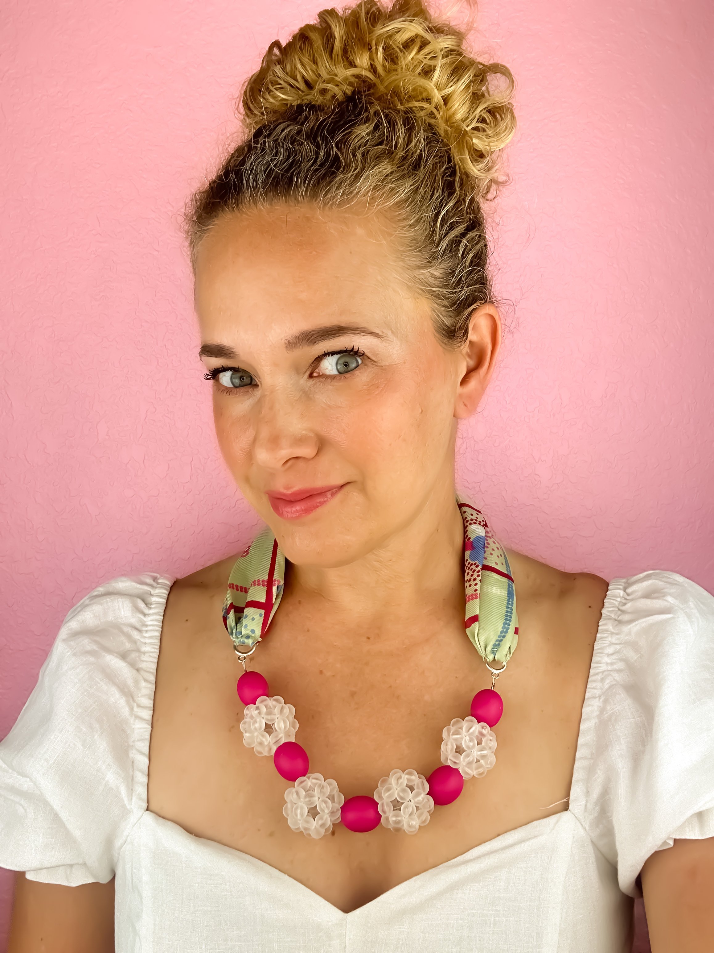 That's a Wrap Scarf Necklace in Pink and Green