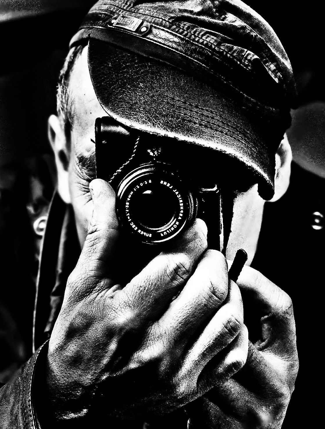 DOUG SANFORD Doug is an award-winning ex-military combat photographer who's work has been seen in magazines like: Rolling Stone, People, Cosmopolitan, and InStyle Magazine. Doug has shot national ad campaigns fro Boeing, Lockheed Martin, Coca Cola, Hershey's, Discovery, and the World Wild Life Federation. Often described as evocative, emotional, and edgy, Doug's images blend conceptual and visual elements seamlessly. Whether his work is in stark black and white, or lush saturated color, it is infused with emotion and immediacy. Doug has an artist's true understanding of the medium. Doug is an Honor's graduate of the prestigious Brooks Institute of Photography in Santa Barbara, CA. Doug has received numerous ADDY and Art Director awards, and was recognized by Parsons School of Design with the World Image Award for Fine Art Photography. His series entitled I. Hate. You., premiered at the distinguished Frasier Gallery to wide critical acclaim.