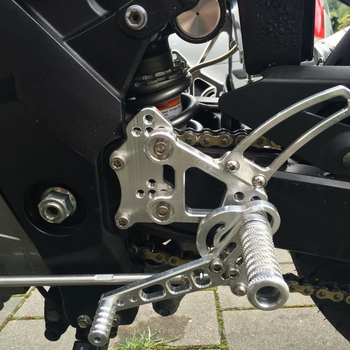 SV Racing Parts Rearsets, 530 Chain, ZX14 Shock.