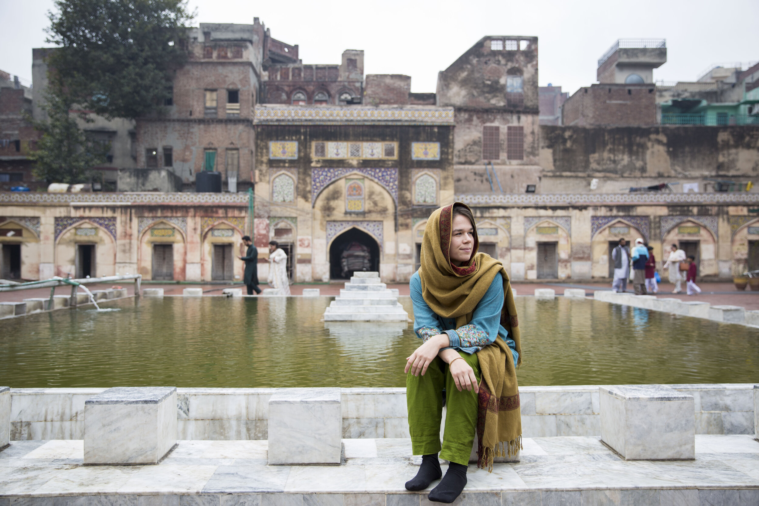  Anna Hauschild, studying abroad in Pakistan visits Wazir Khan Mosque. 