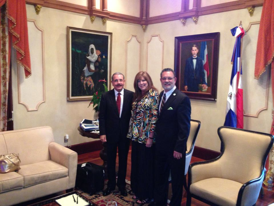 Kurt and Debi Holthus with current Presidente' Danilo Madina