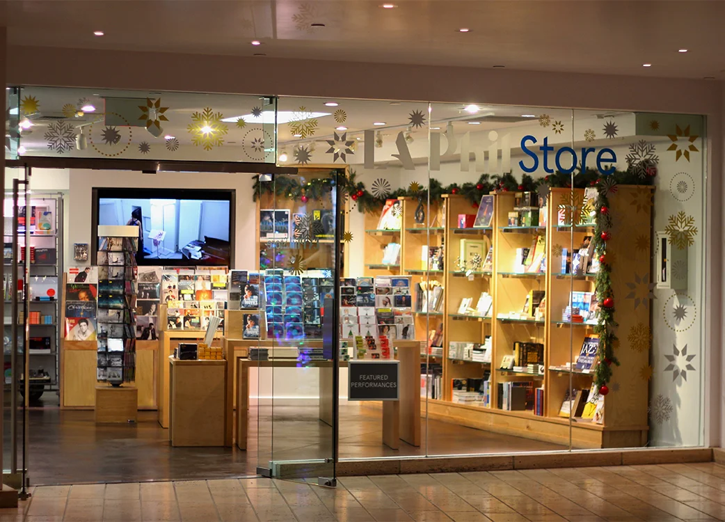 vinyl-holiday-window-display-laphil-store-02.jpg