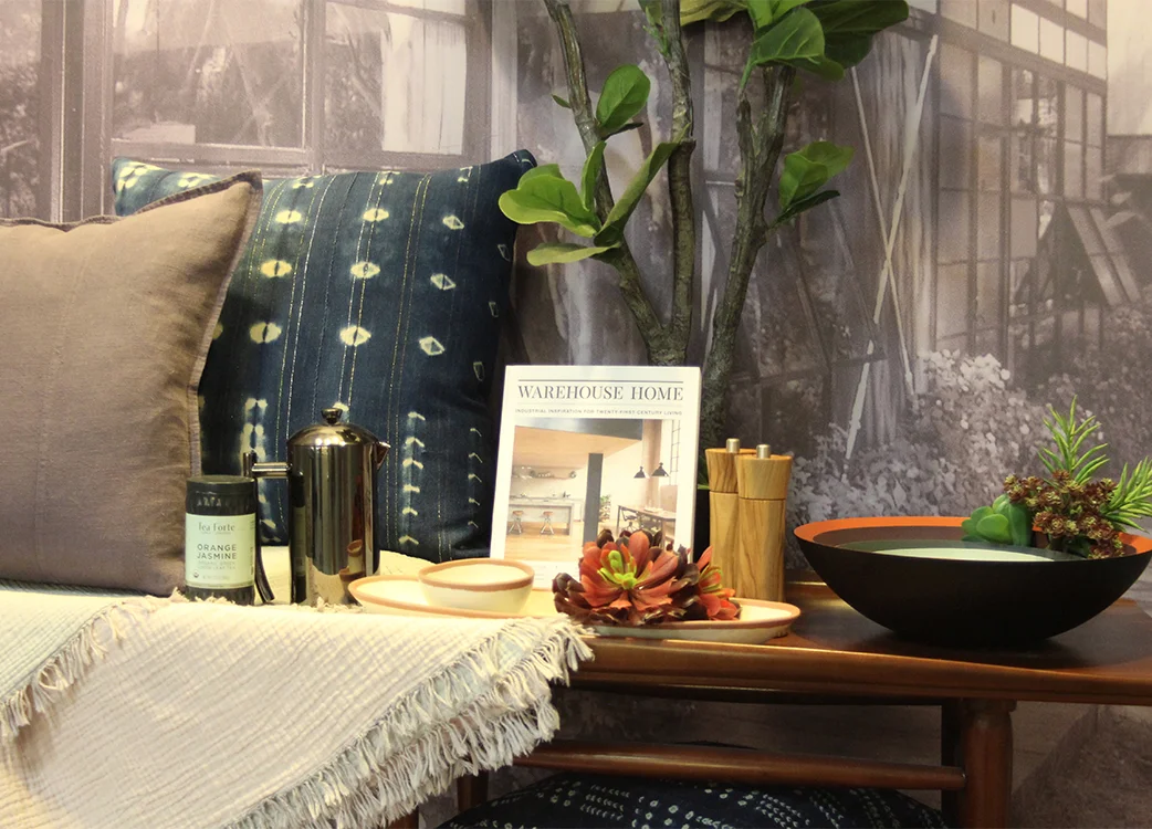 visualmerchandising-LAMART-eames-midcenturymodern-home-market01.jpg