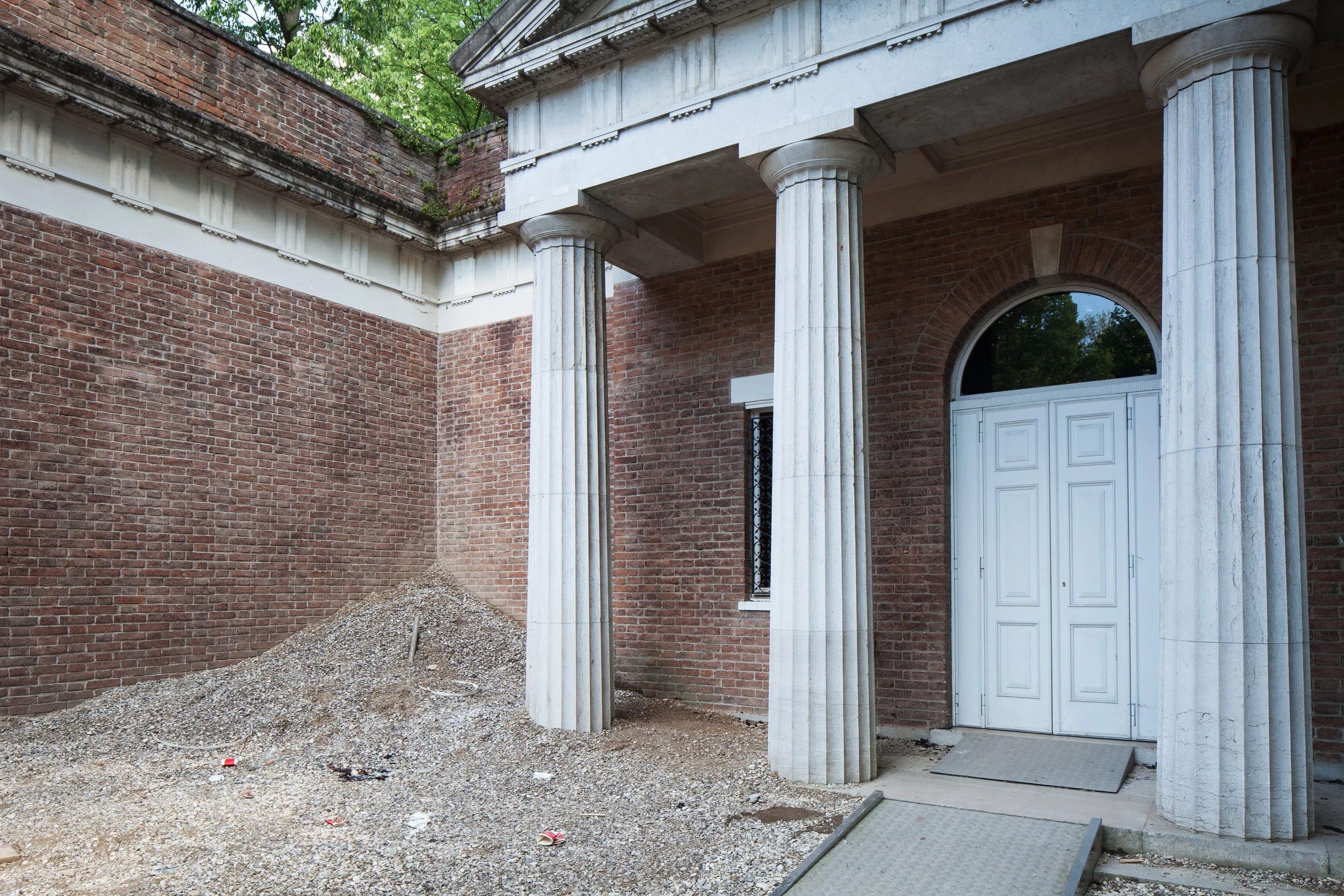Mark Bradford , Installation shot, “Tomorrow is Another Day,” 2017. Photo: Francesco Galli , © La Biennale di Venezia
