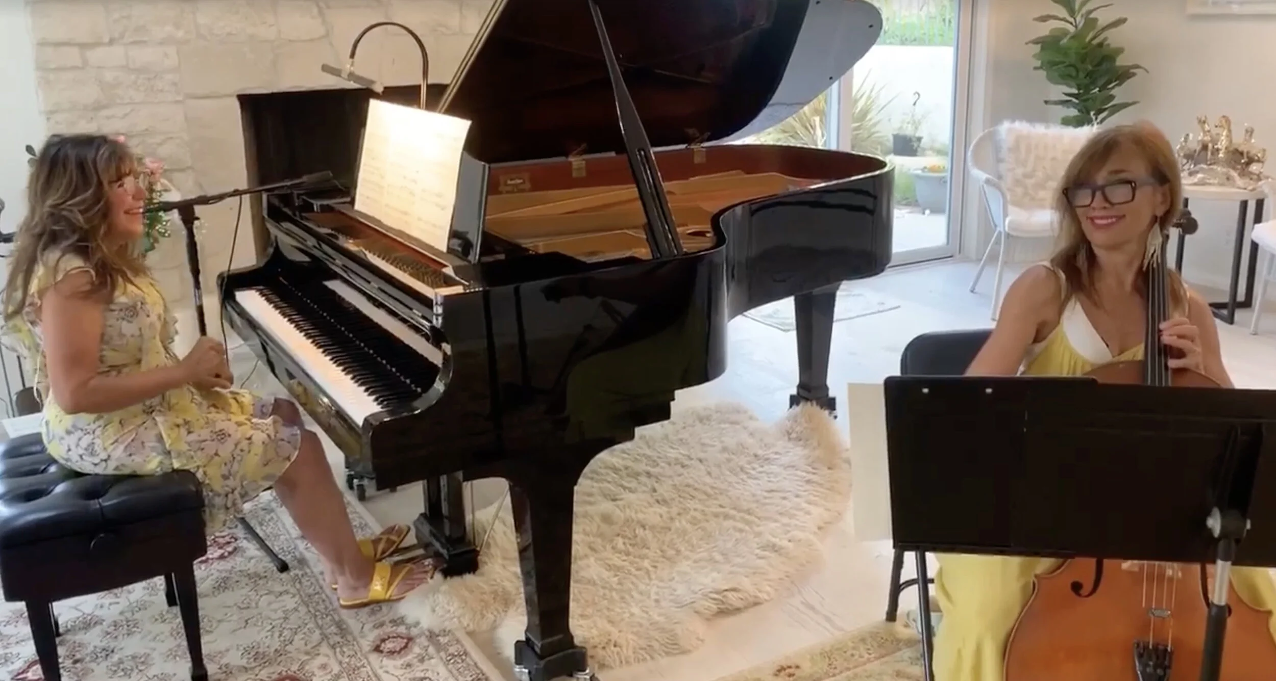 Pauline performs with with cellist Paula Hochhalter