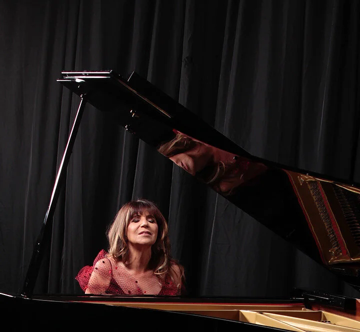 A Wonderful new review is up for "A Quiet Walk in The Snow"