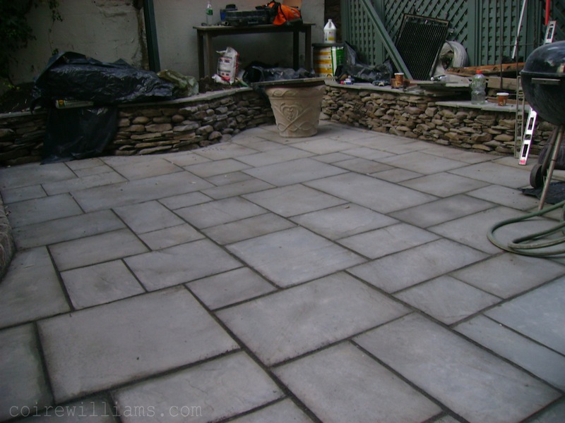 Bluestone Patio and Fieldstone retaining wall1_ 2007_www_coirewilliams_com.jpg