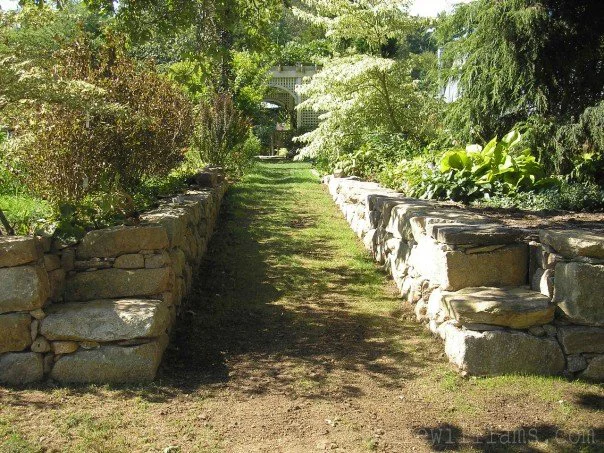 drystone inset corners (front and center) 2006_www_coirewilliams_com.jpg