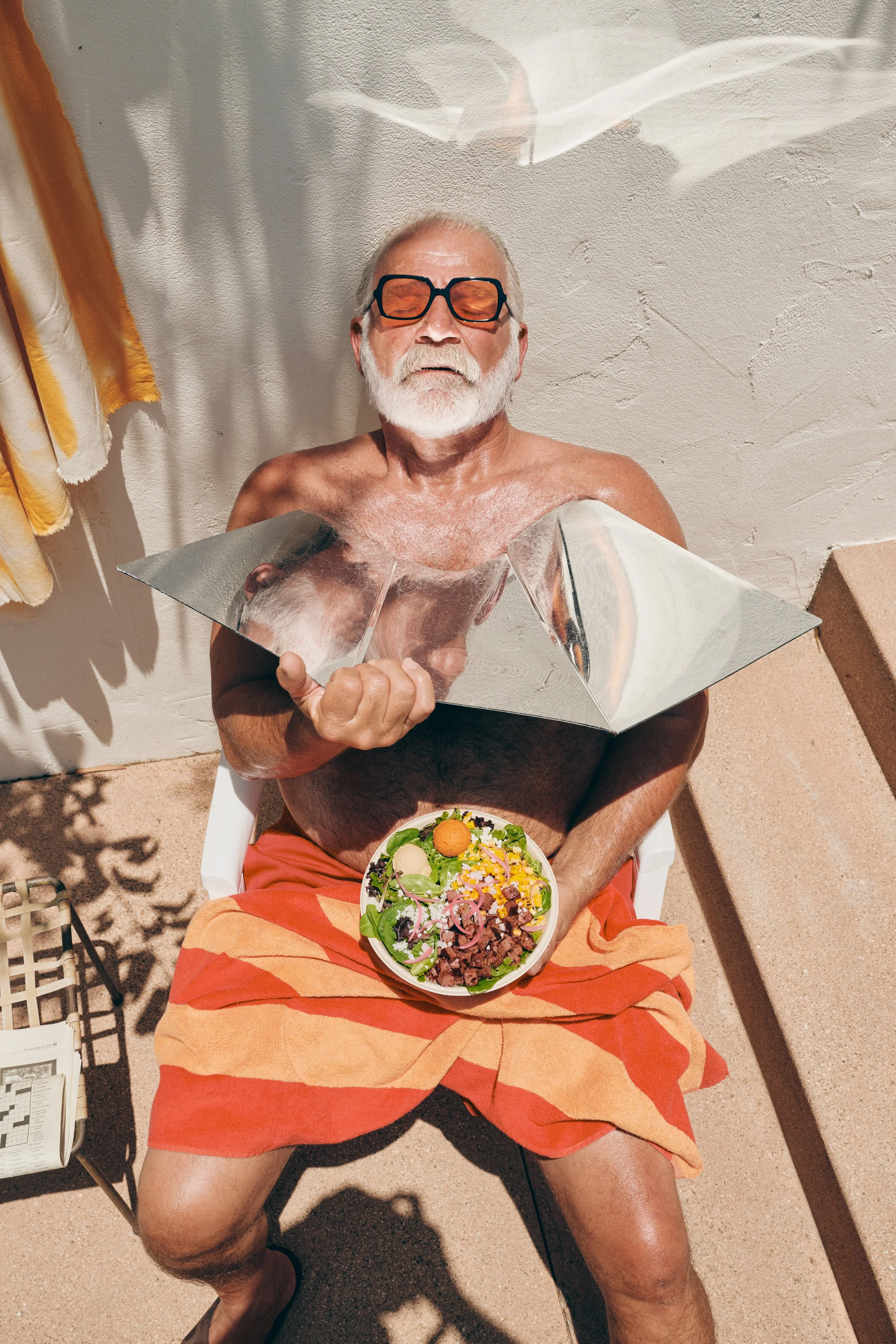TANNING_DURING_LUNCH_5913.jpg
