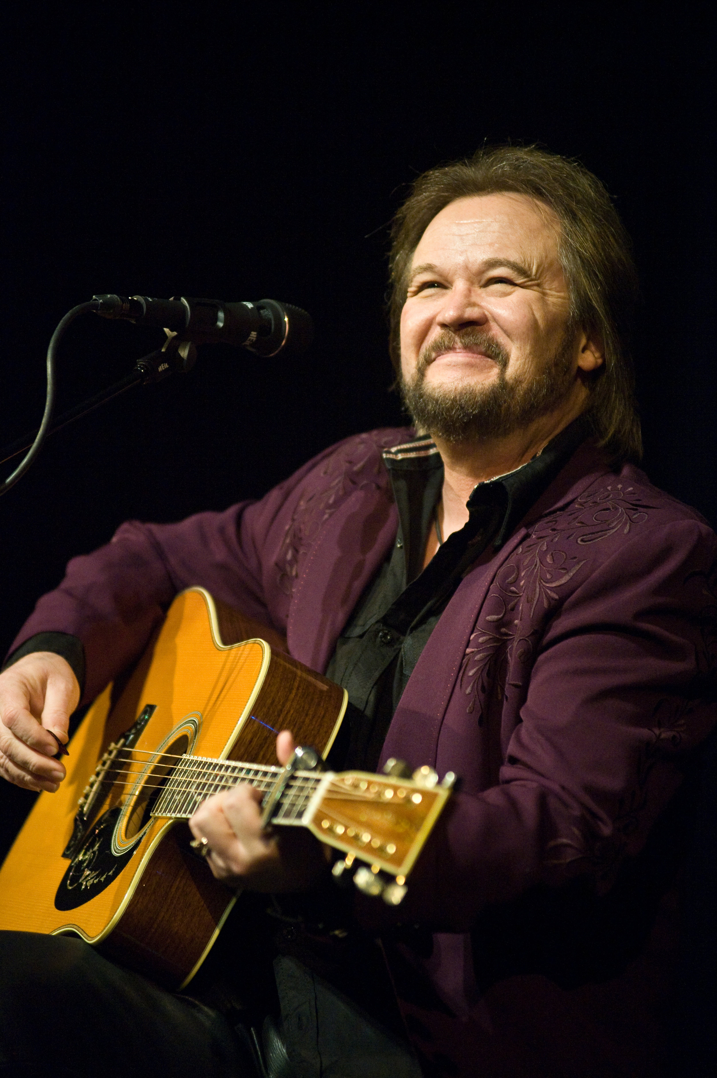 Travis Tritt returns to town, stopping at Charleston's Clay Center this coming Friday. Photo, from Marietta, Ohio's Peoples Bank Theatre' s opening weekend, by Michelle Waters . 