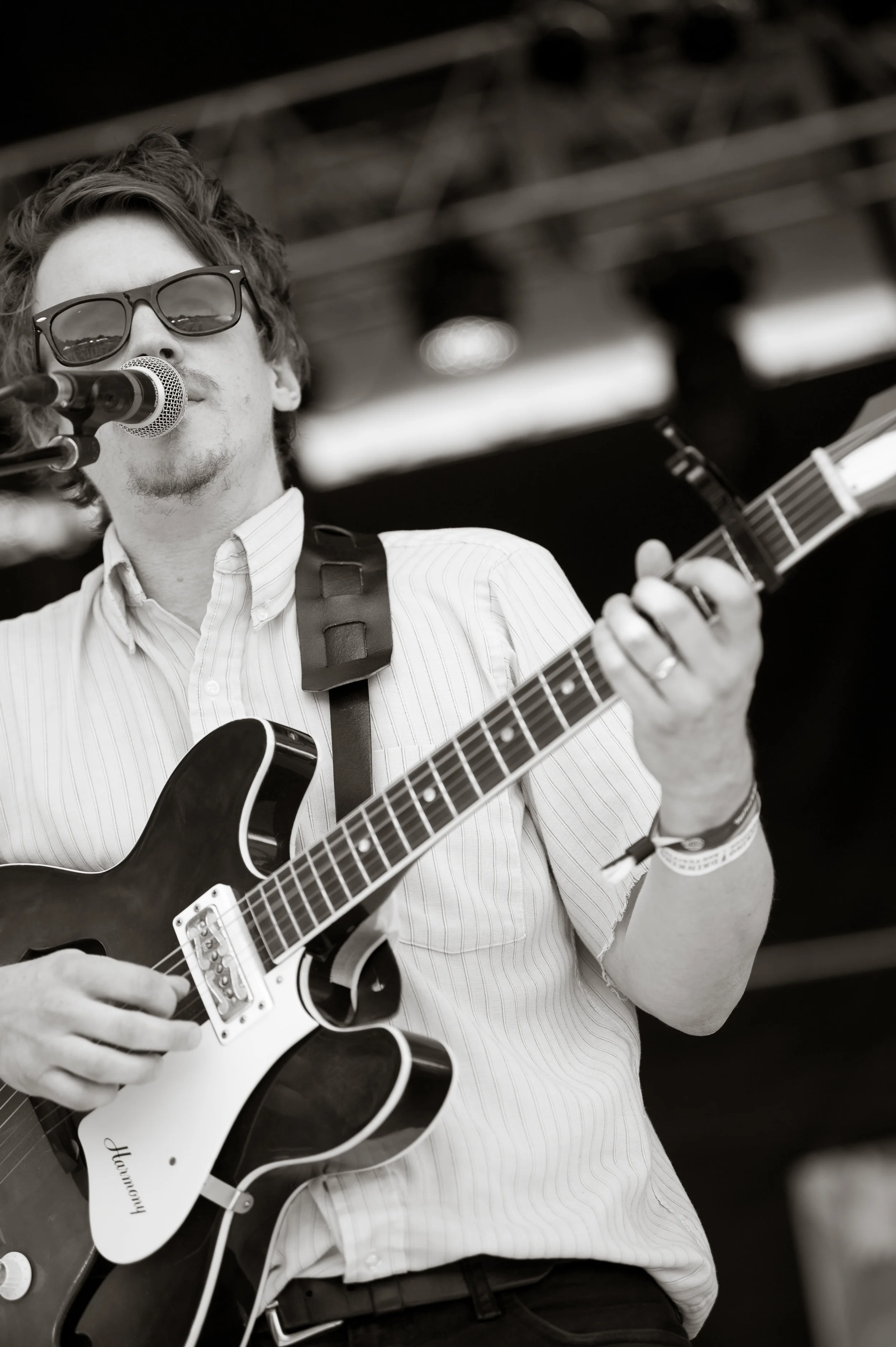 Adam Remnant, performing at Nelsonville Music Festival 2017, by Michelle Waters.