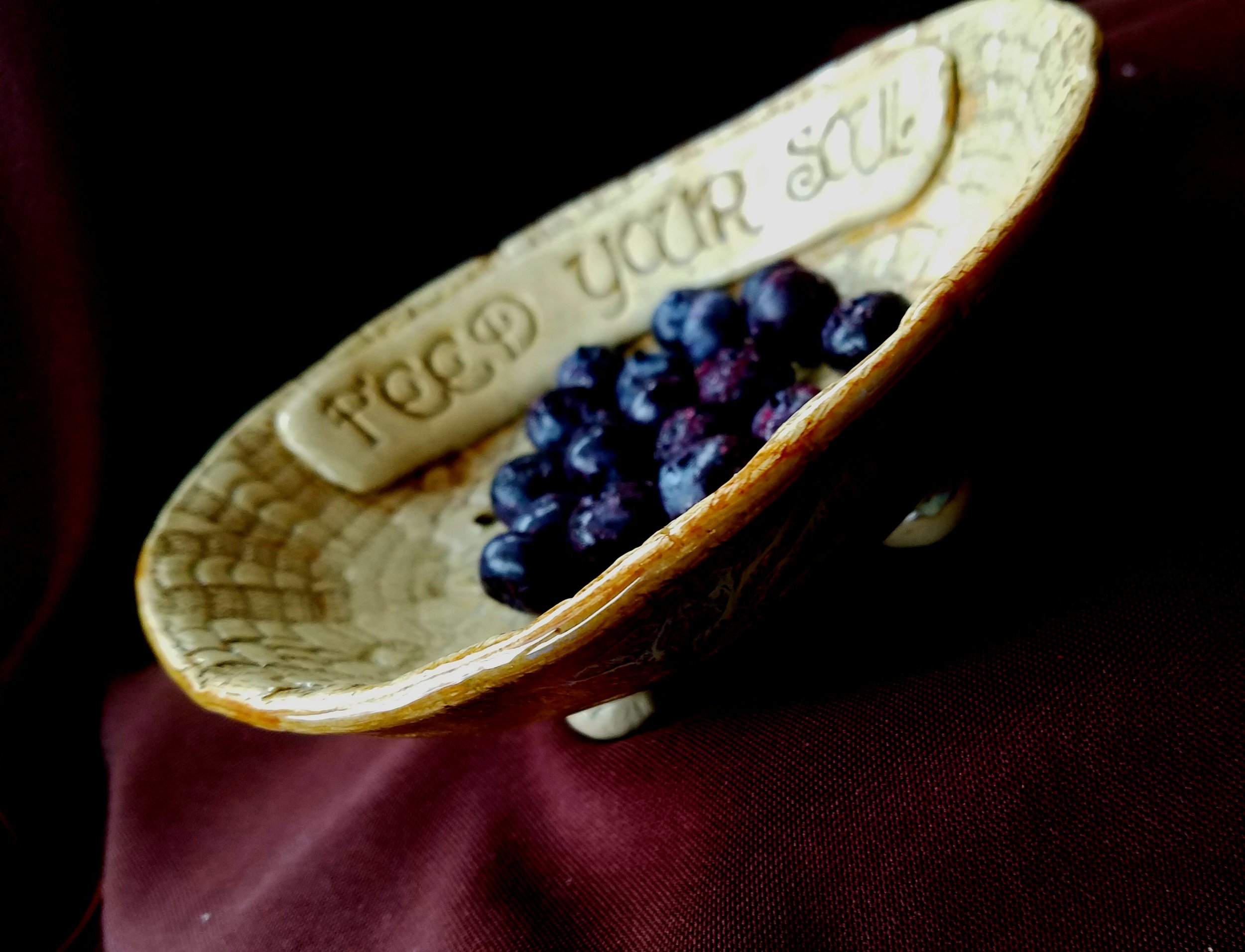 COLANDER / BERRY BOWLS THAT CHEER UP ANY KITCHEN.
