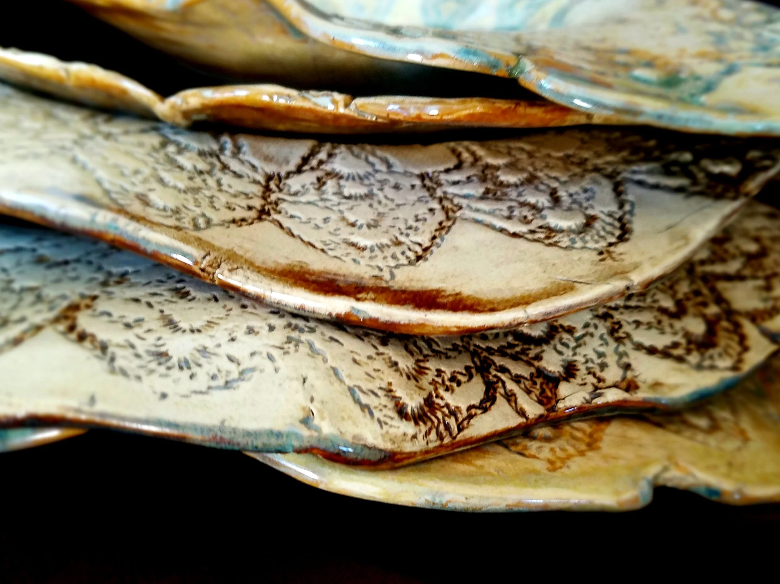 VINTAGE LACE PLATTERS.