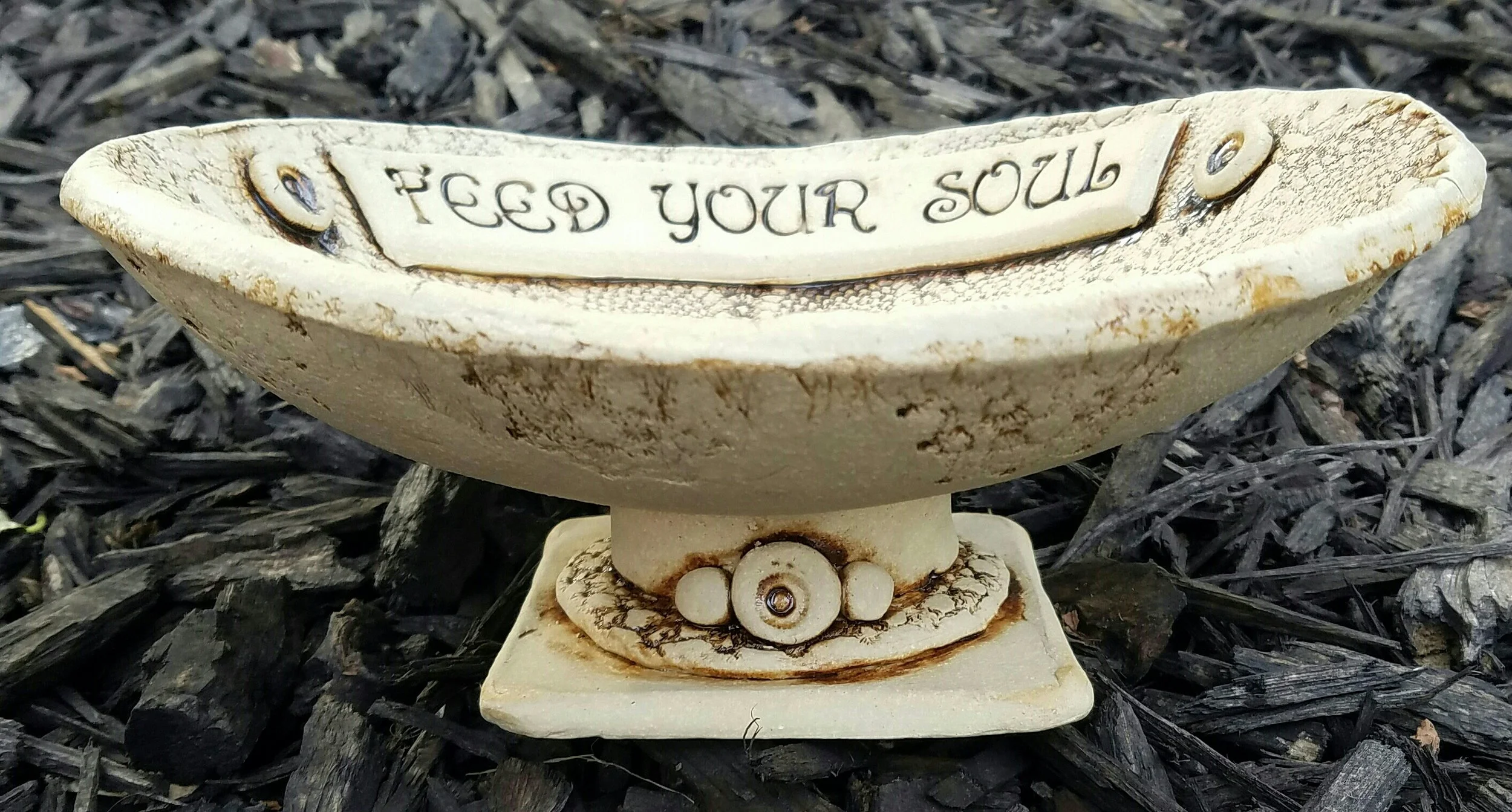 FRUIT BOWLS FOR YOUR KITCHEN COUNTER.