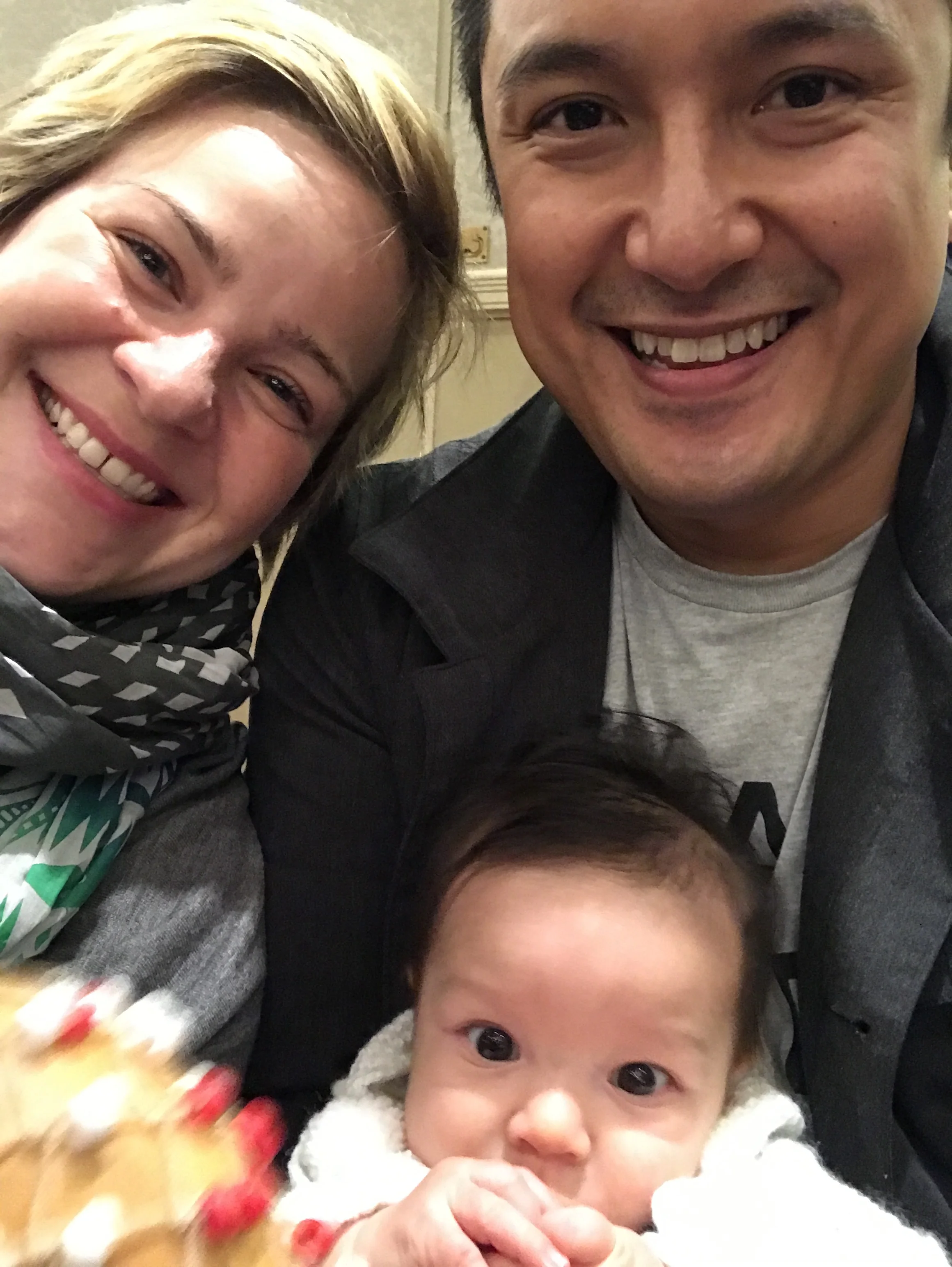 A family that shakes maracas together...