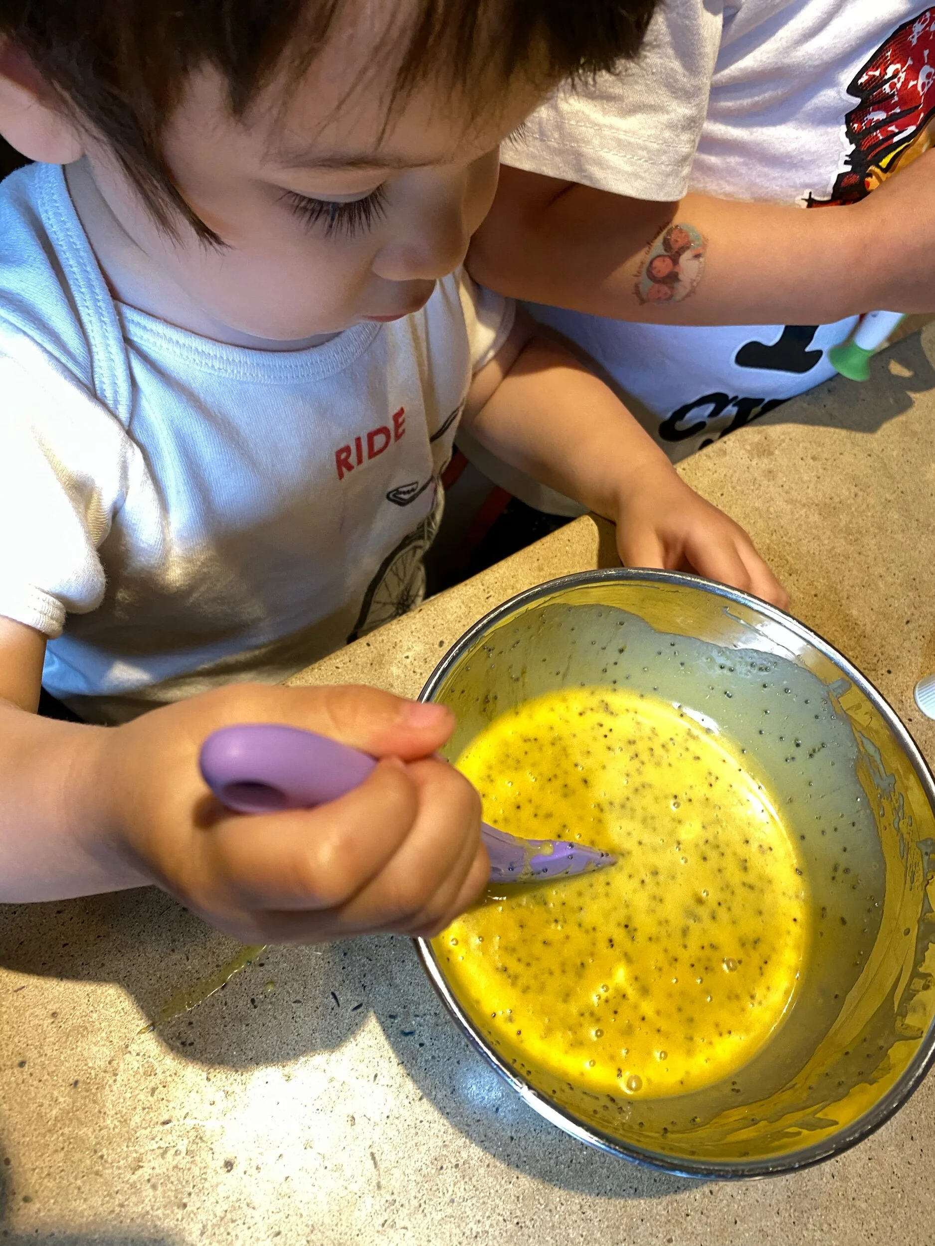 Red Robin strikes again