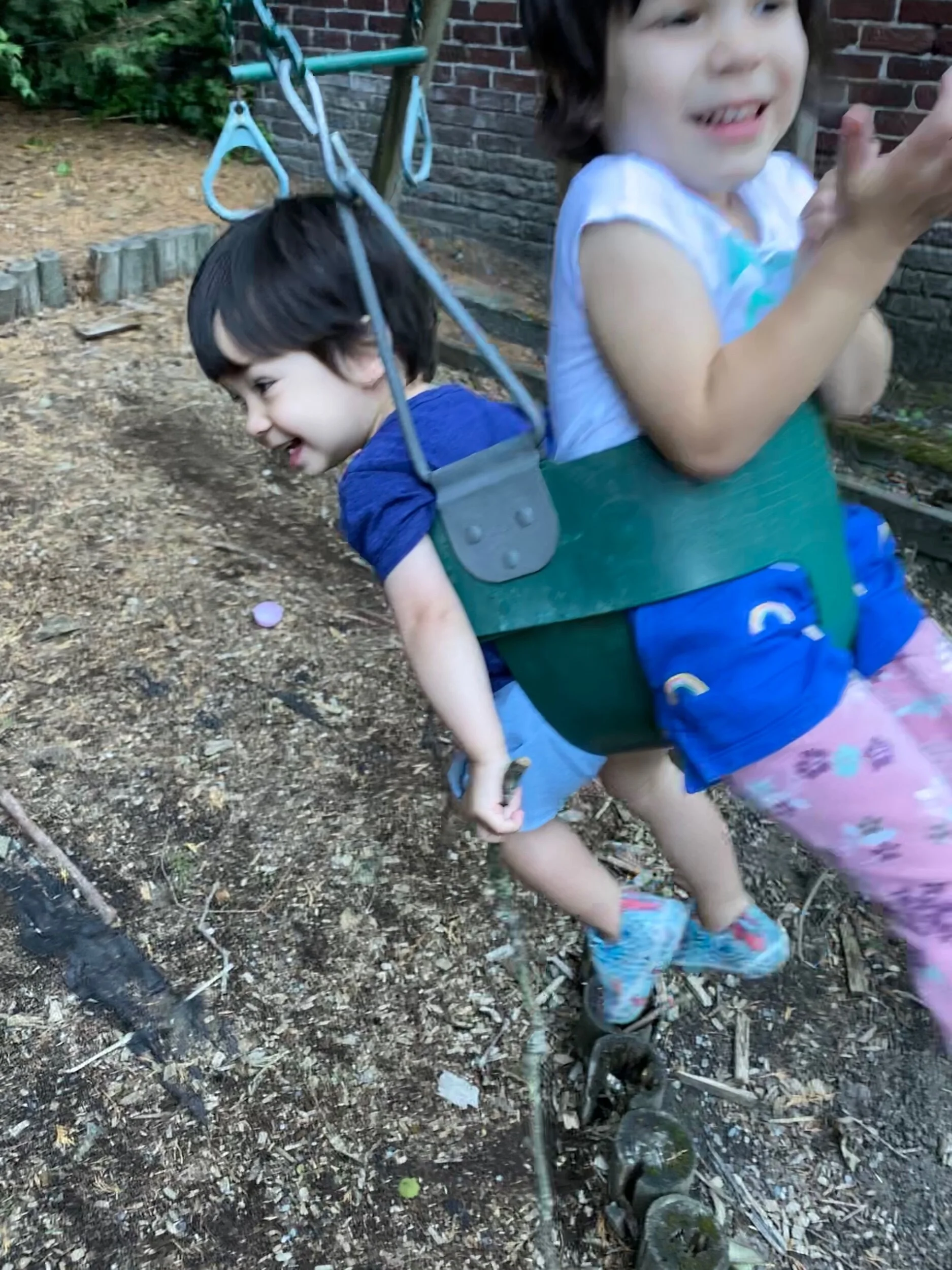 Swinging sibling sandwich