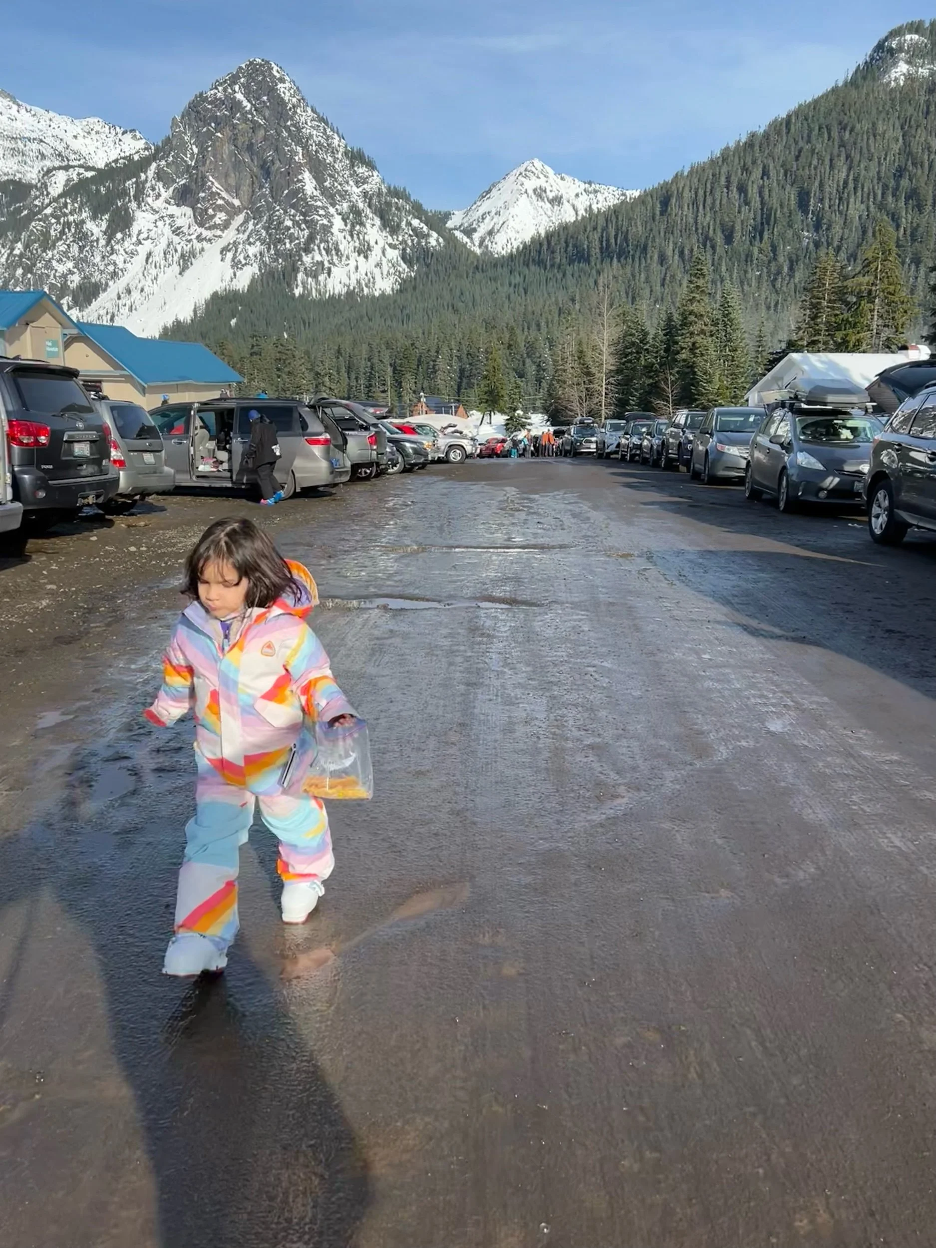 Snack pack strolling