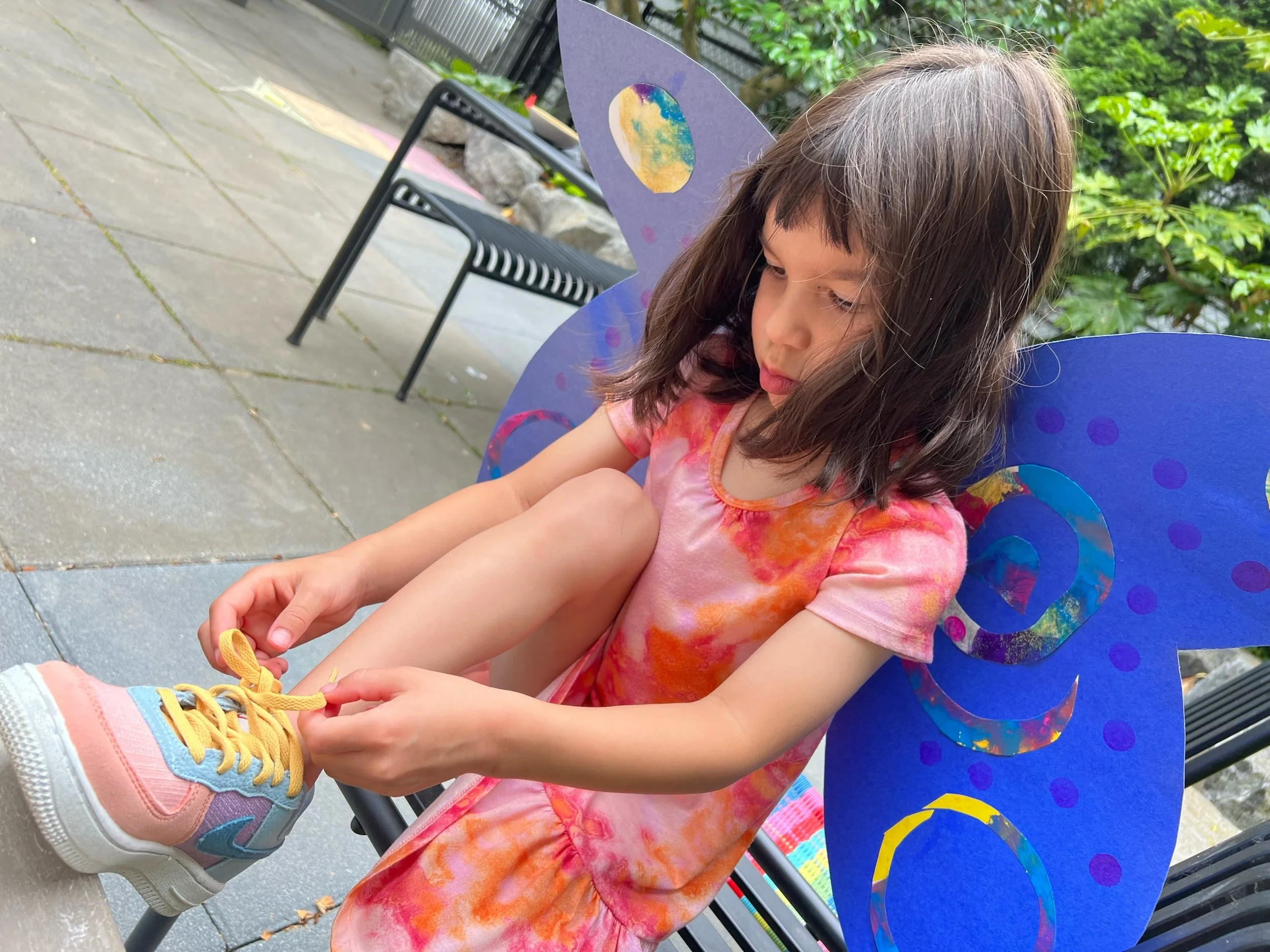 Butterfly tying bows