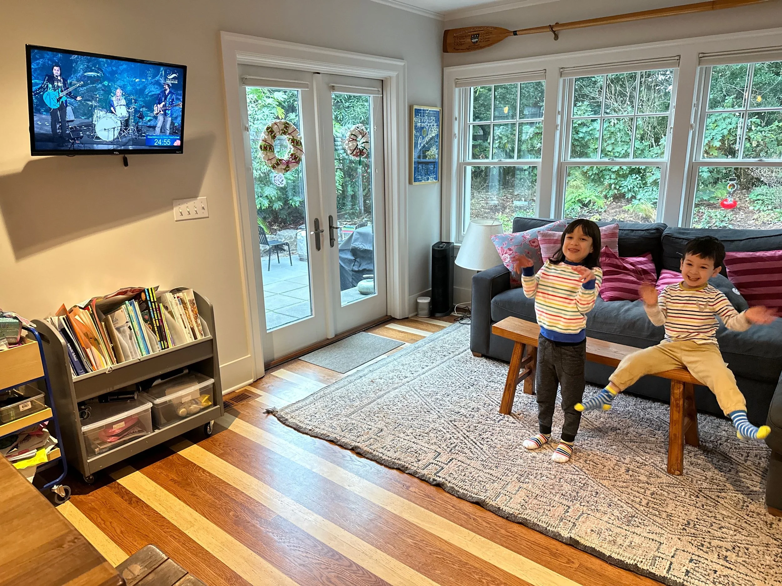 Rockin’ Noon Year dancing