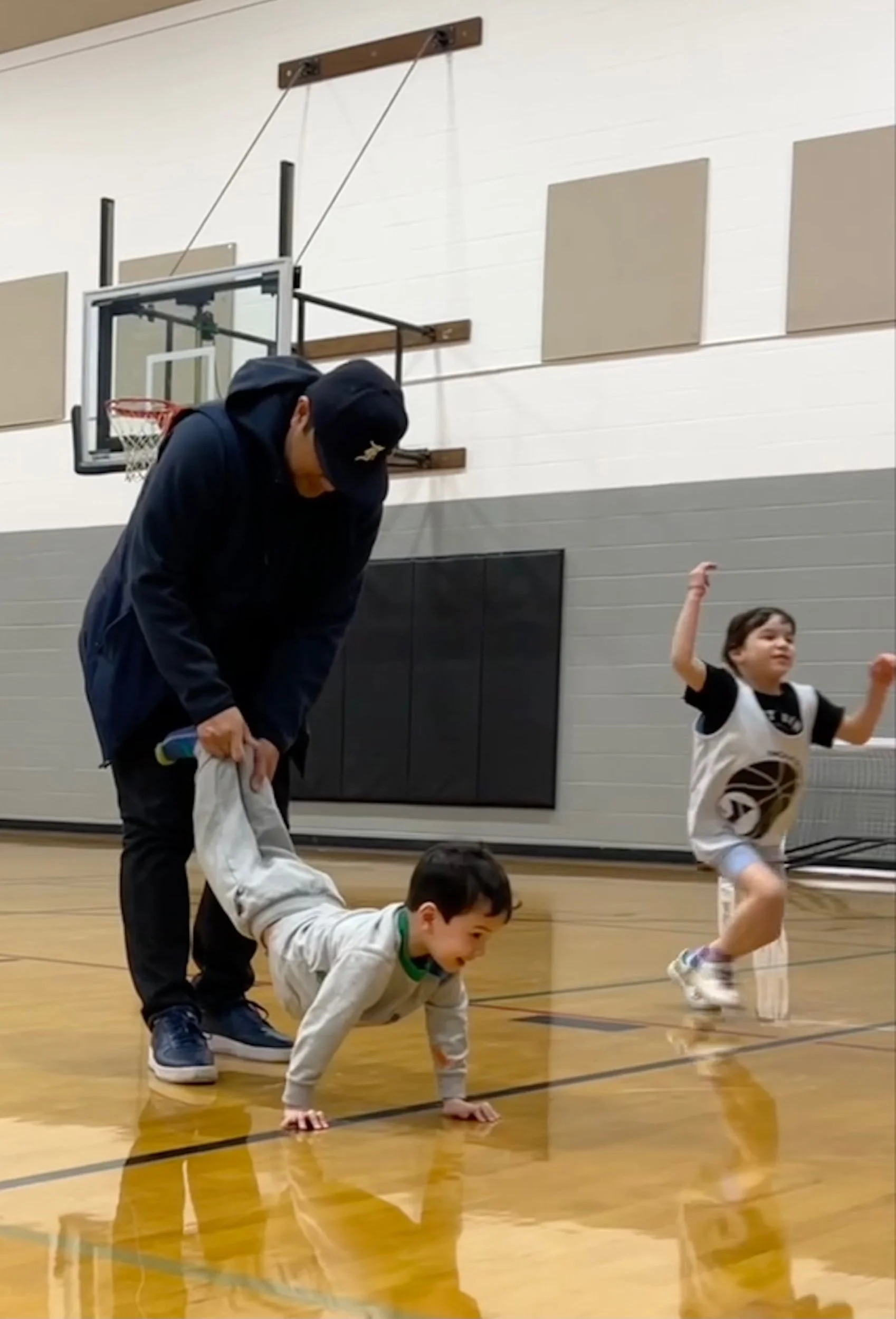 Sideline entertainment