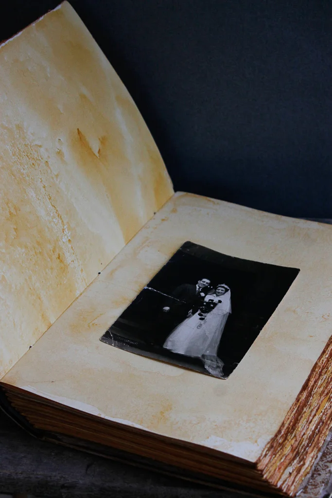 traditional-wedding-photo-album-12.jpg