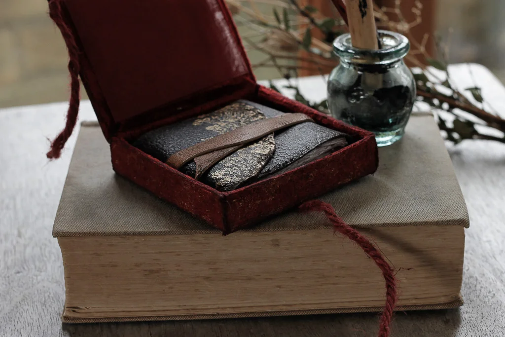 red-velvet-accordian-journal-12.jpg