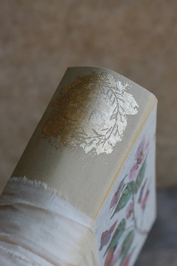 rosehip-gold-wreath-wedding-photo-album-3.jpg