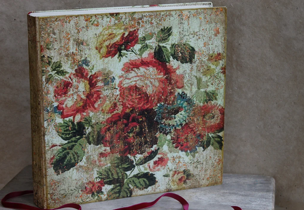 floral-apestry-12x12-wedding-photo-album-1.jpg