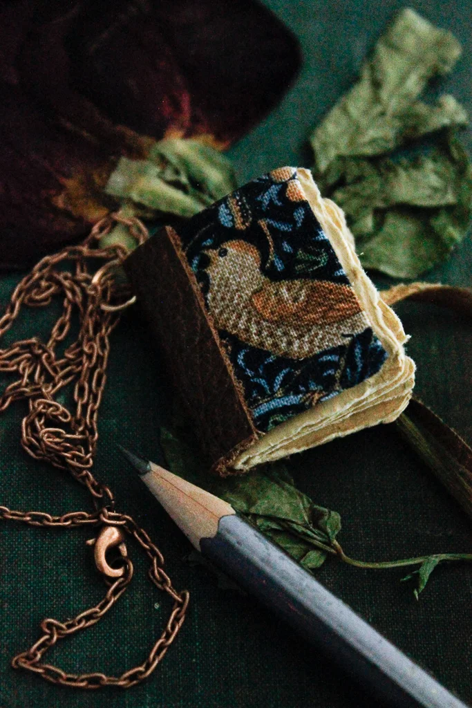 wearable-book-novelty-necklace (23 of 62).jpg