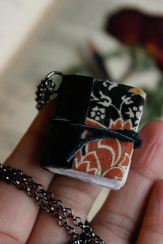 wearable-book-novelty-necklace (48 of 62).jpg