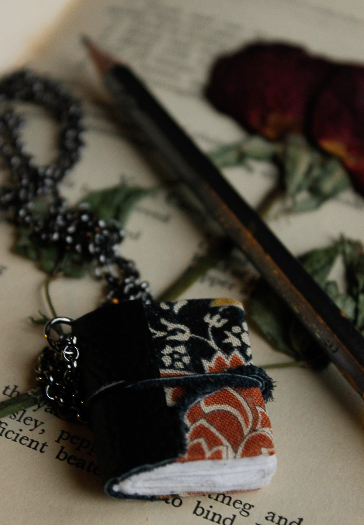 wearable-book-novelty-necklace (50 of 62).jpg