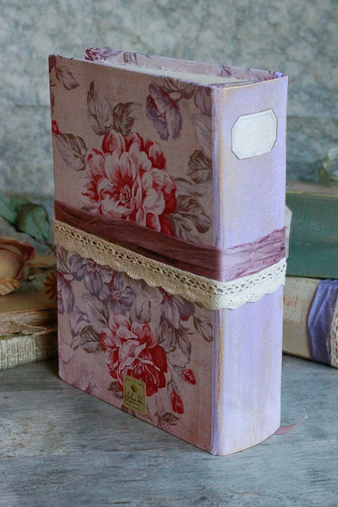 summoning-spring-guestbooks-watercolour-journals (7 of 30).jpg