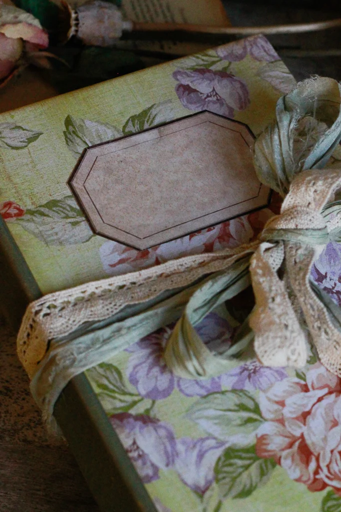 summoning-spring-guestbooks-watercolour-journals (11 of 30).jpg
