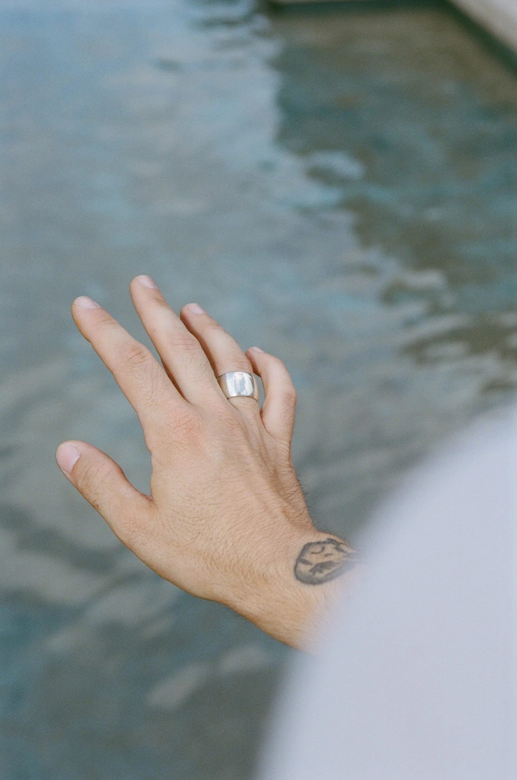 C9E87BE1-44AB-4BCA-B334-B706FE48F384