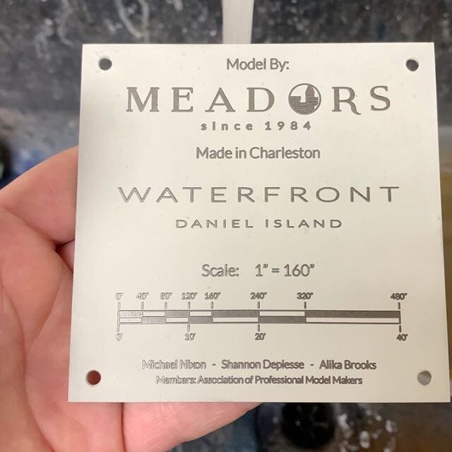 Some finishing touches to the @thewaterfrontdi model. Bead blasted stainless ID plate. Laser marked with #cermark which is being washed off in the video.
#idplate #dataplate #modelmaking #scalemodel #architecturalscalemodel #stainlesssteel #laser #la