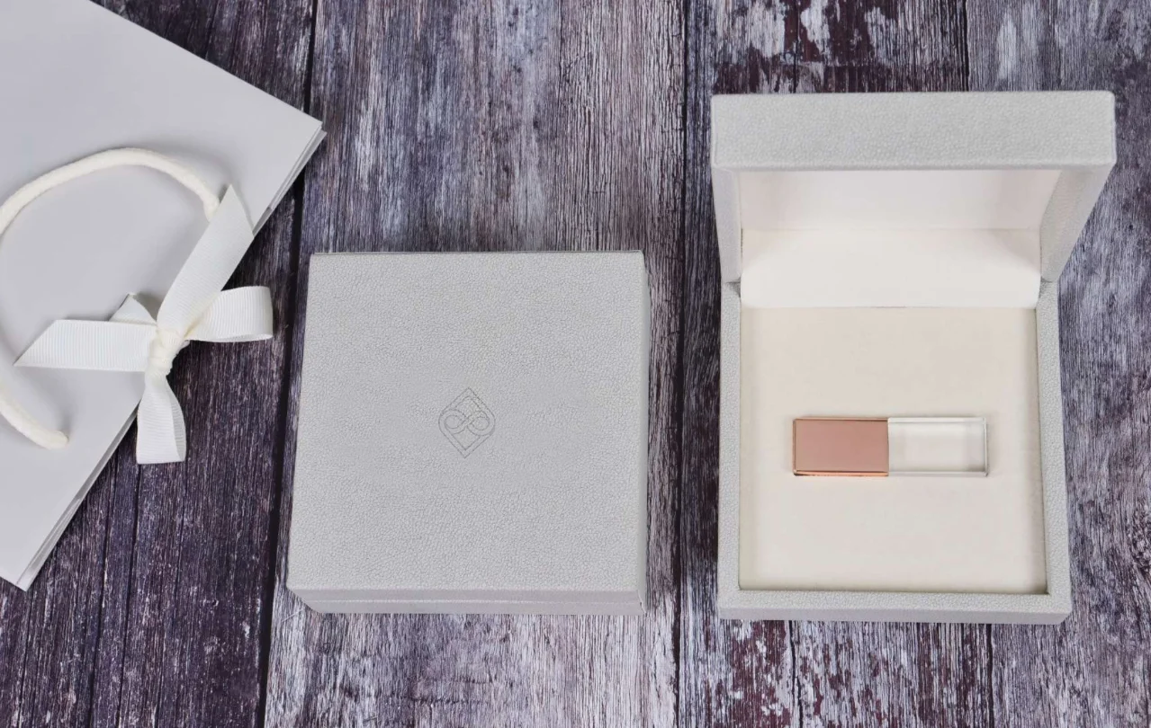 wedding-photos-usb-stick.jpg