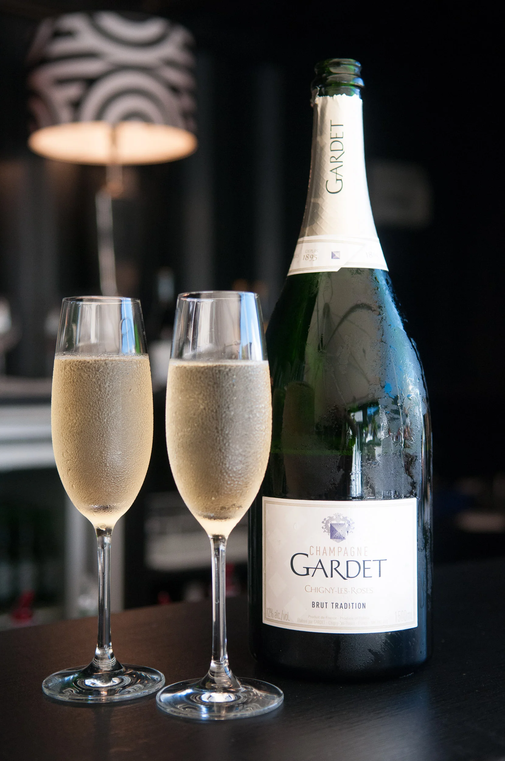 Wedding-details-champagne.jpg