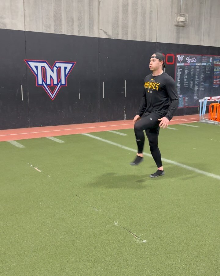 Max Velocity session for @mlb outfielder @jackson_william8 

Looking to improve projection, switching, and reactivity. Then put the pieces together and hit some quality sprints above 95%

1. Double Tap
2. Triple Switch
3. Skips for Height
4. Bounds
5