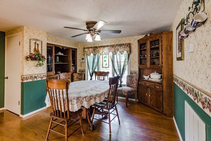 Mountain Majesty Dining Room