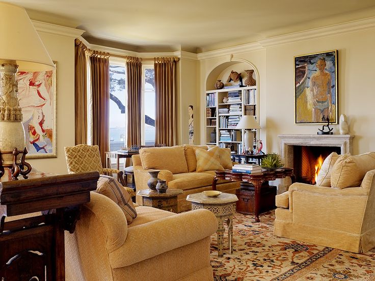 Living room at 825 francisco street