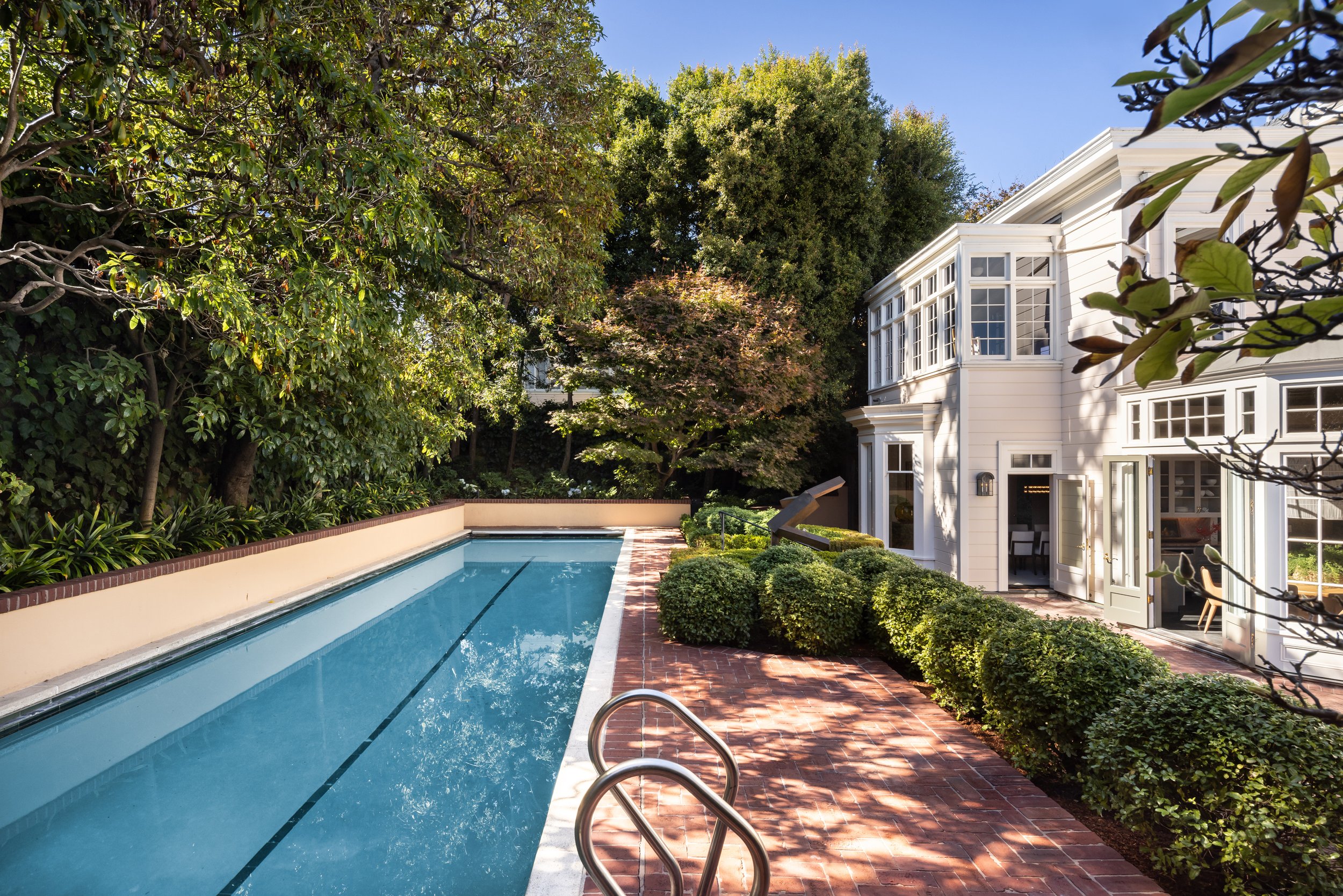 19_L1_Back_Pool_8956.jpg