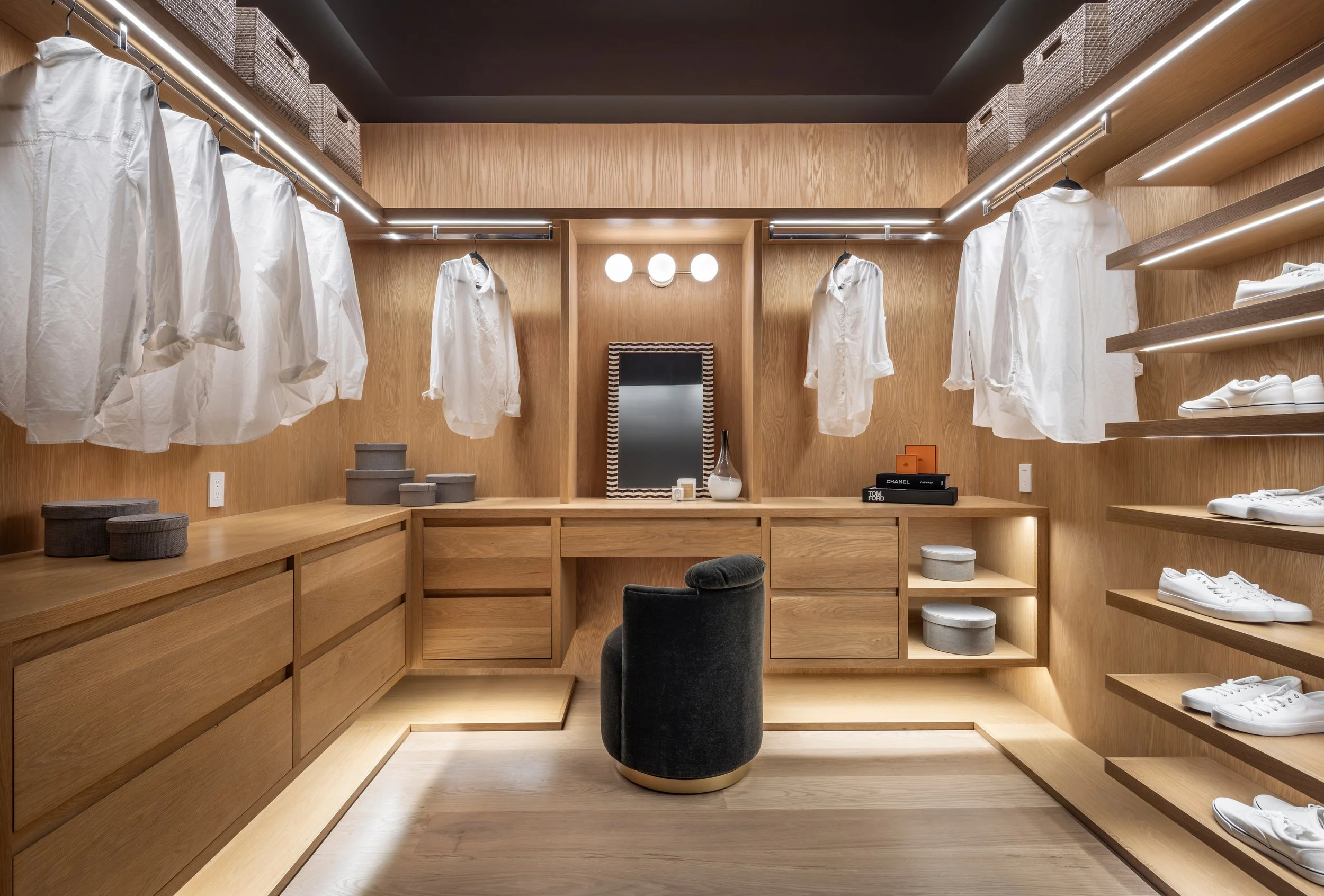 17_L2_Primary_Closet_1960.jpg