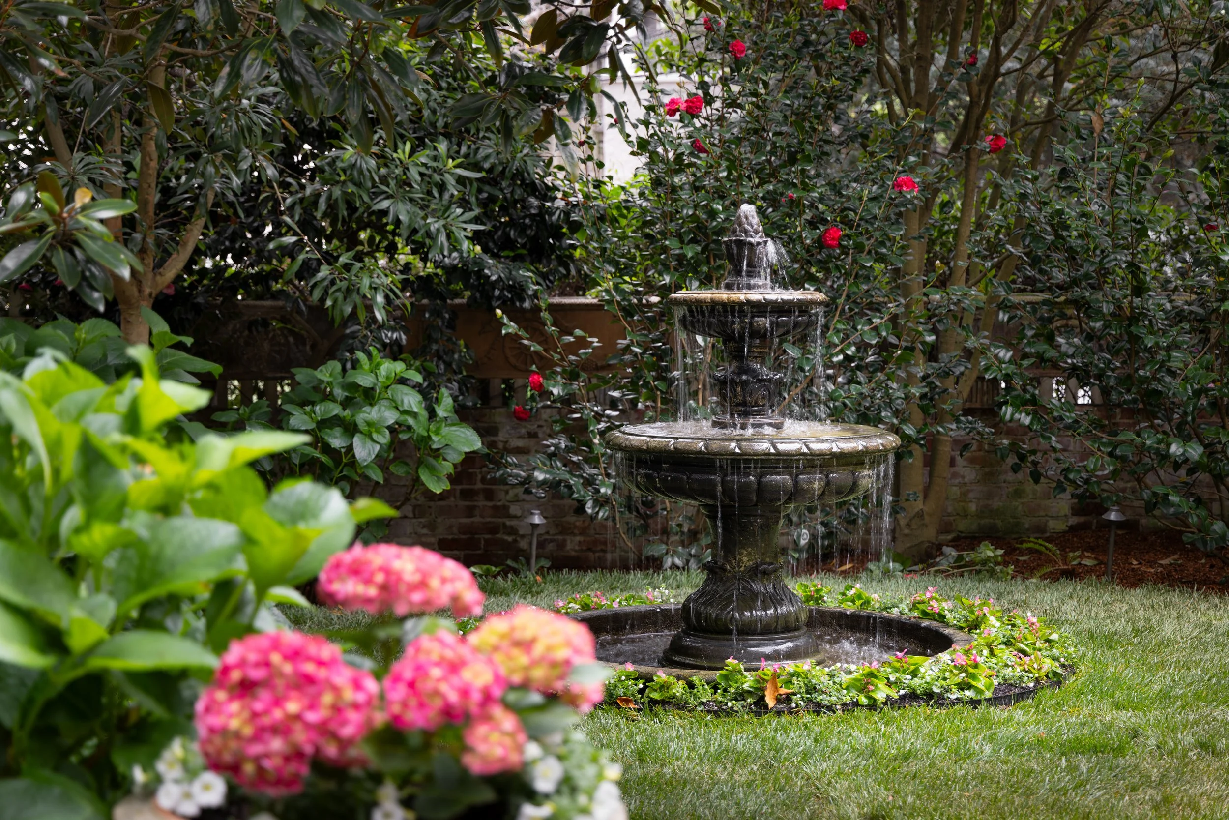 Yard_Front_Fountain_2648.jpg