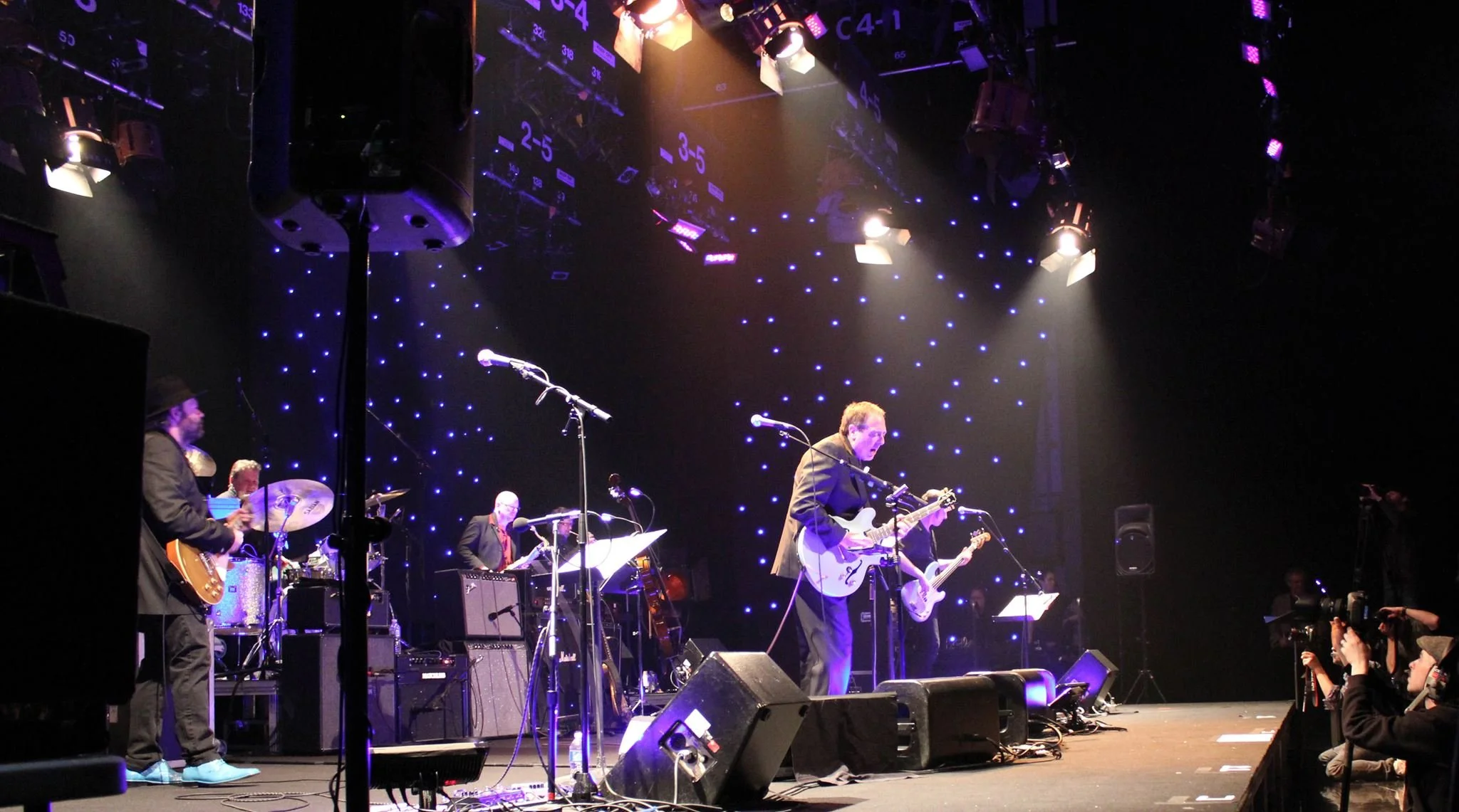 Tom Lavin &amp; The Legendary Powder Blues