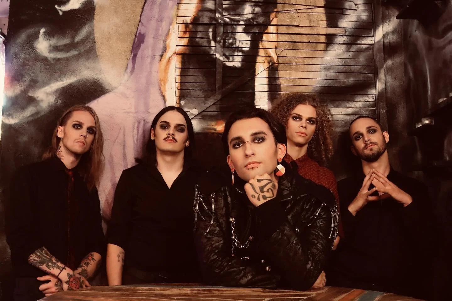 Fall of Earth, Cam McCulloch, Tayos