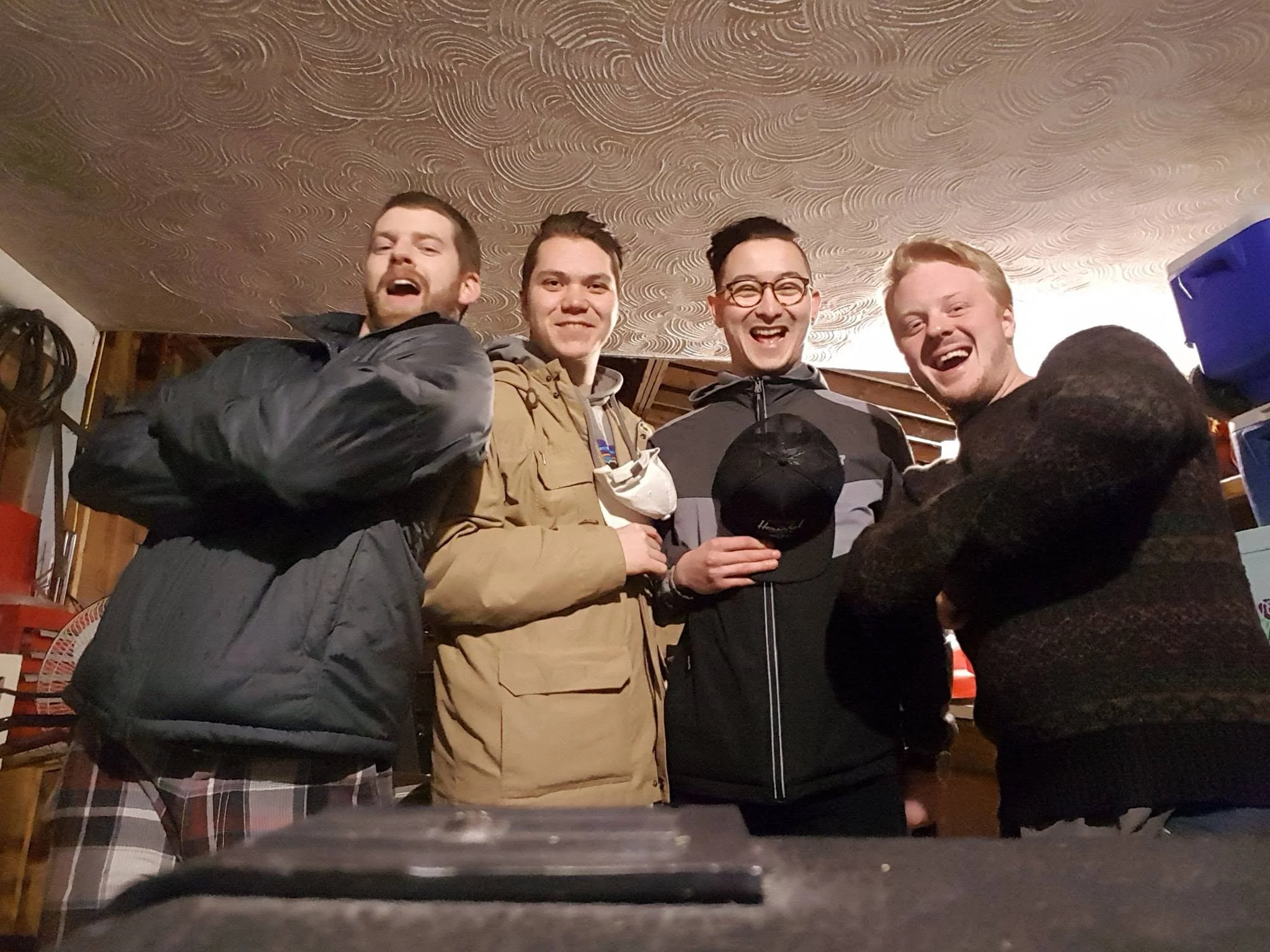 Like Bears, Brehdren, Canister