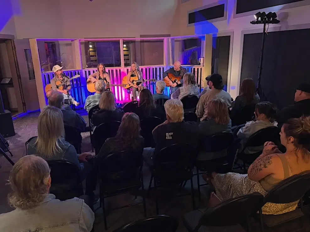 The Listening Room- Songwriters in the Round